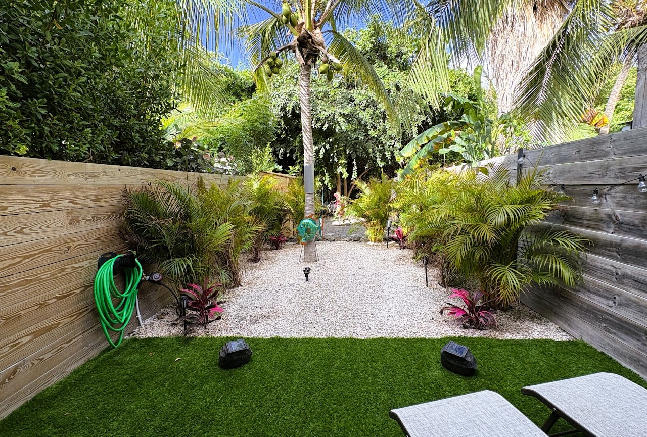 A lush, secluded Caribbean garden